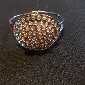 Oval crystal bracelet. Gently used.